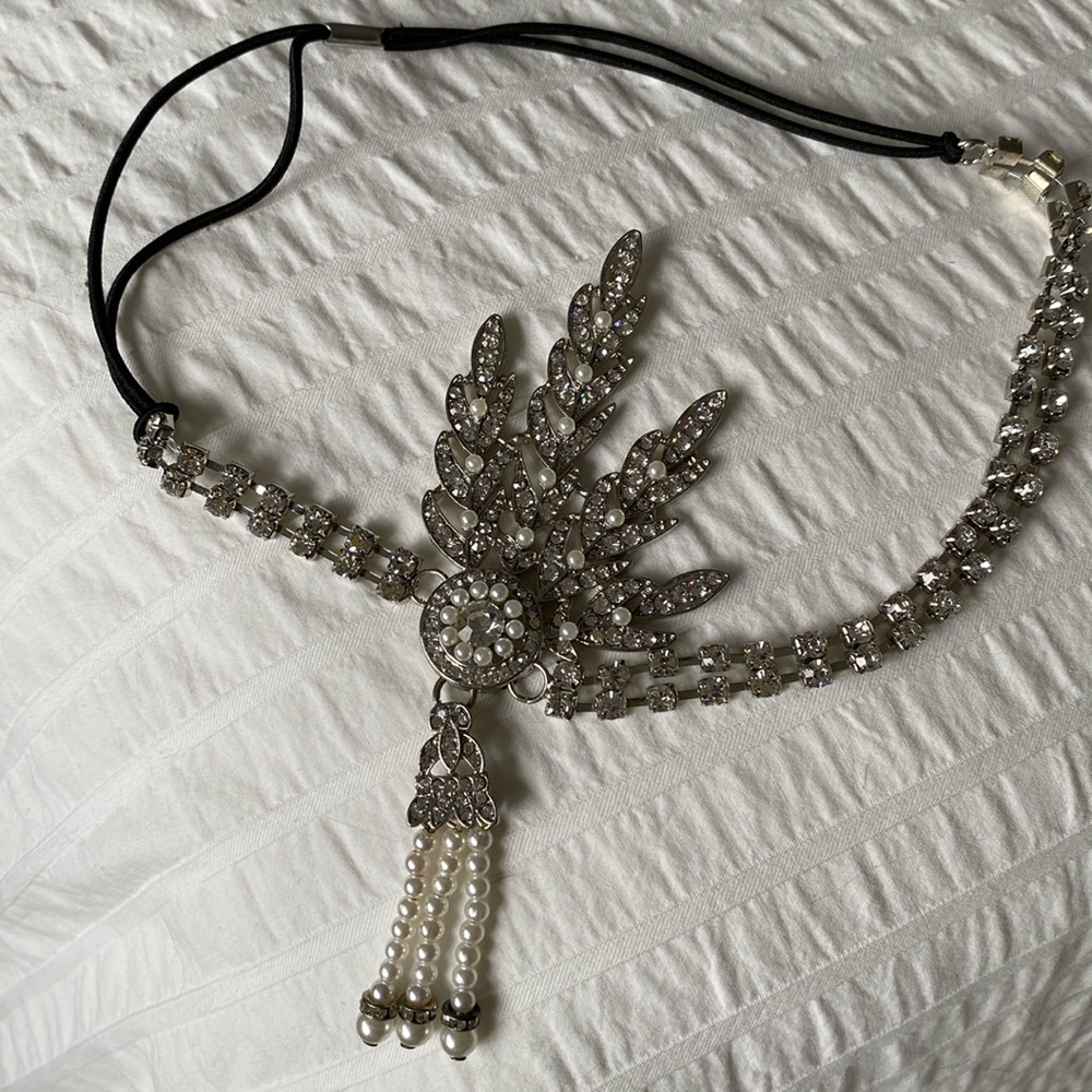 Flapper headband
